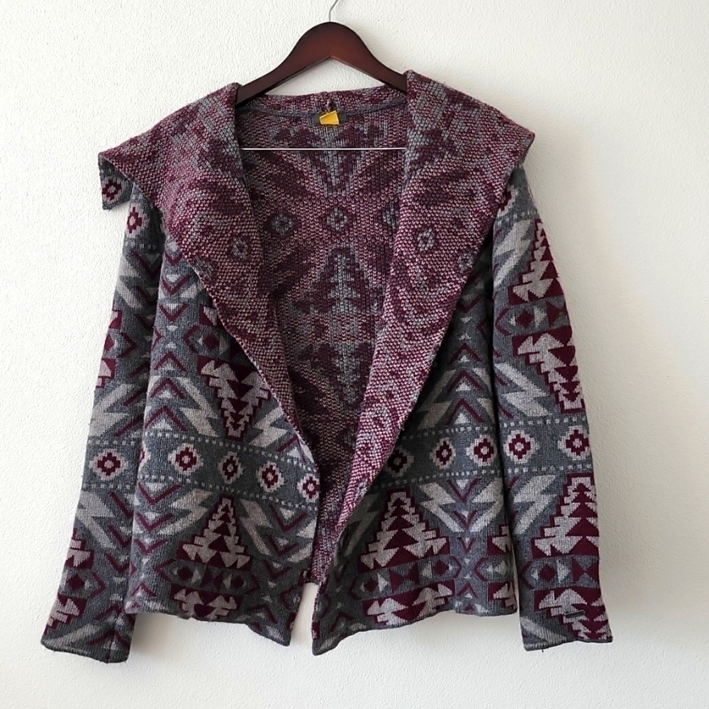 Cabela's cashmere and wool blend aztek print cardigan